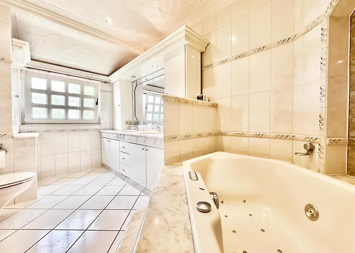 3 Bis 6 Pers Wlan Und Parkplatz, Hdz Und Kliniken In Der Naehe, Direkt An Der A2 Und A30 Gelegen Lohne (North Rhine-Westphalia)